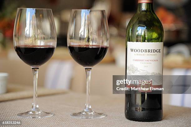 woodbridge by robert mondavi cabernet sauvignon bottle california