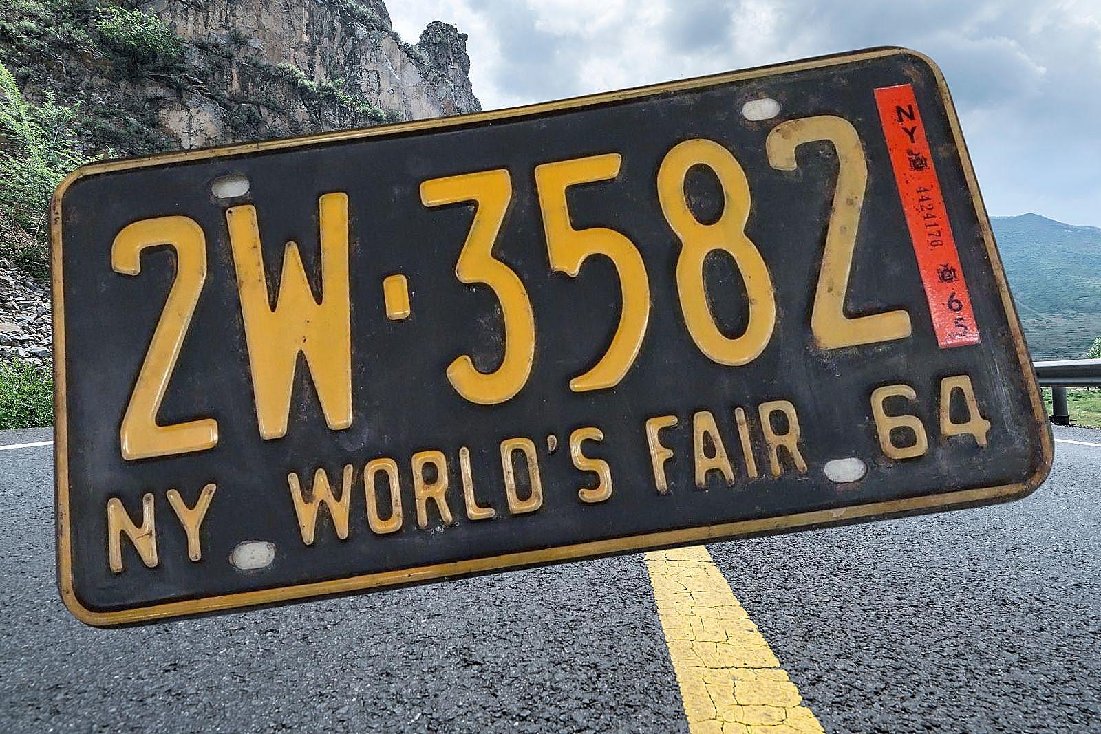 What Are Vintage License Plates?